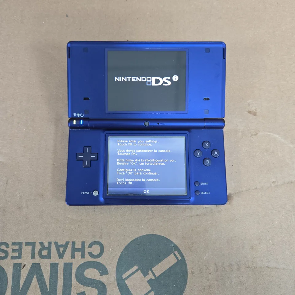 NINTENDO DSI HANDHELD CONSOLE IN DARK BLUE