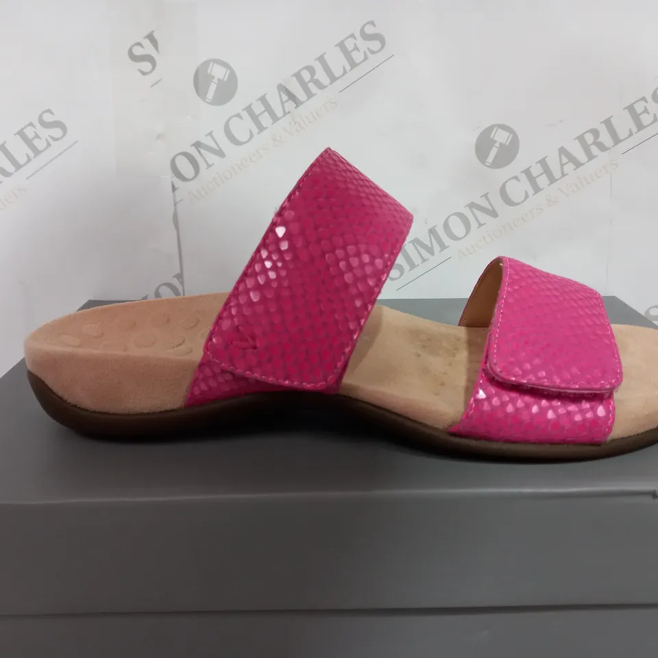 BOXED VIONIC BLACK REST SANDALS IN PINK - WOMENS 7