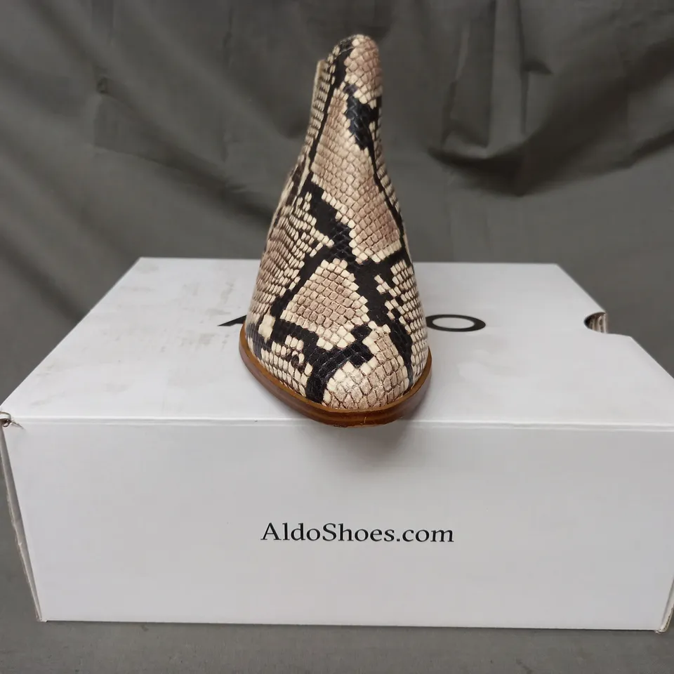 BOXED PAIR OF ALDO KAICA LOW HEEL LEATHER ANKLE BOOTS IN BEIGE SNAKE UK SIZE 3