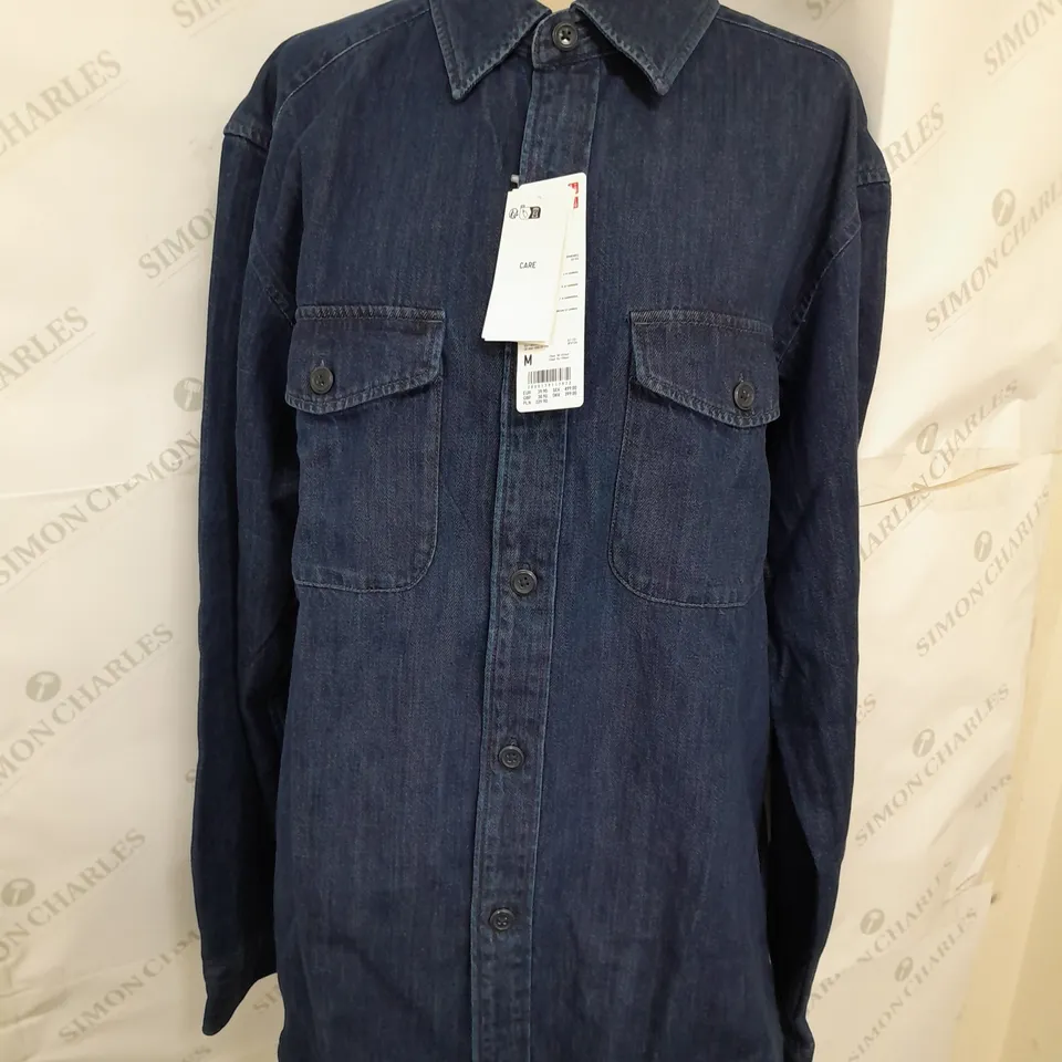 UNIQLO DENIM OVERSHIRT IN BLUE SIZE M