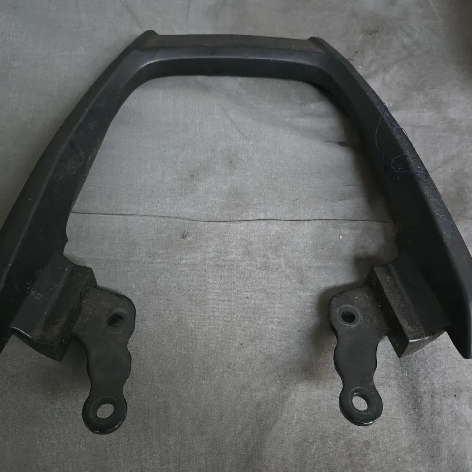 BLACK PLASTIC VEHICLE GRAB HANDLE/BRACKET WITH DUAL MOUNTING LUGS FOR MOTOR BIKE 