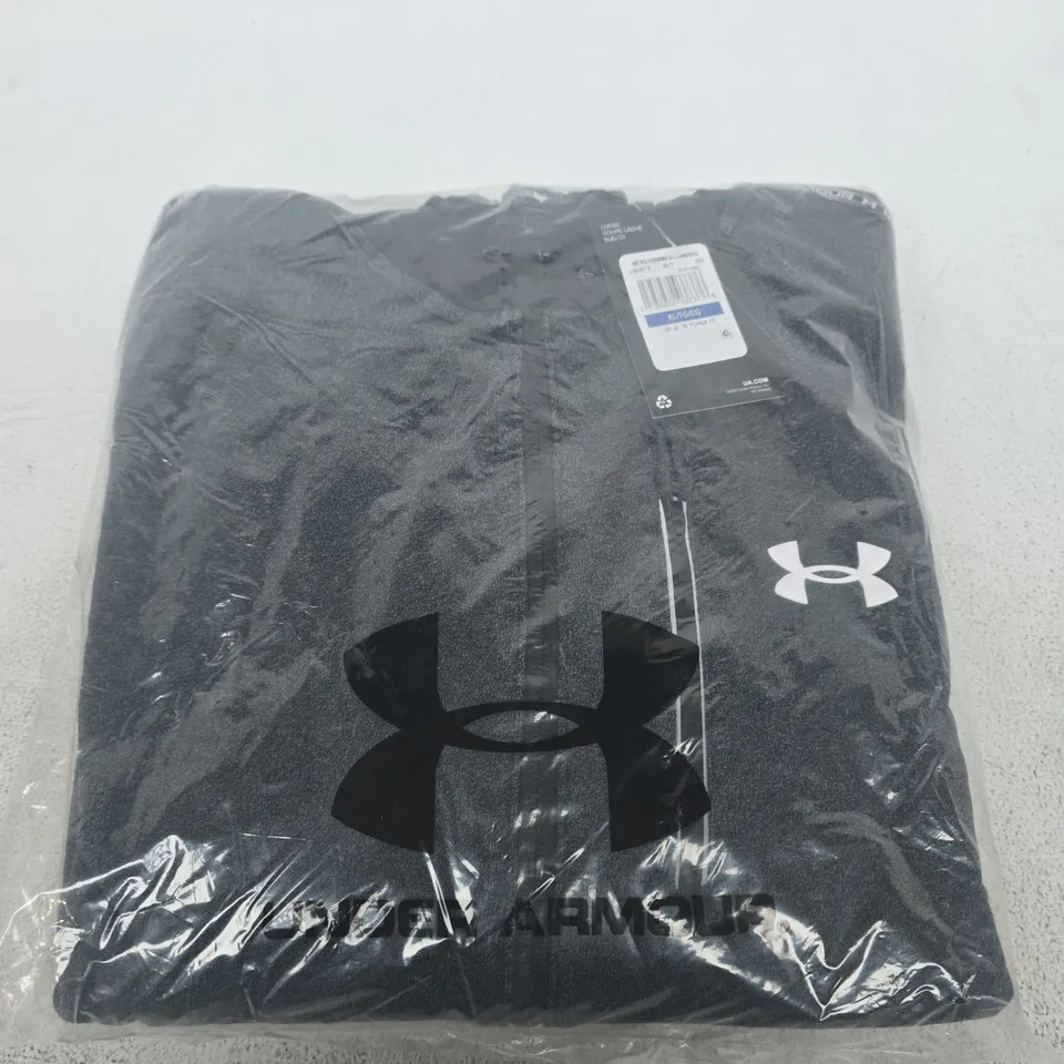 BAGGED UNDER ARMOUR MEN'S HOODIE FLEECE – BLACK/GRAY (XL)
