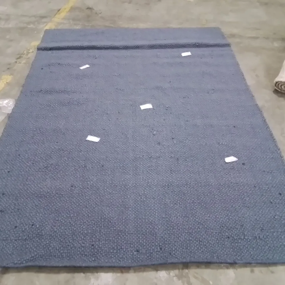 QUALITY DESIGNER AREA RUG - APPROXIMATELY 240X170CM