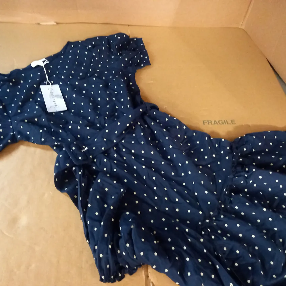 WAREHOUSE PIQUE SPOT TIERED SHORT DRESS IN NAVY - 8