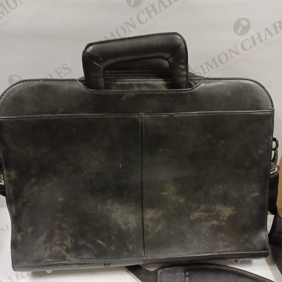 BOX OF 7 ASSORTED LAPTOP CARRY BAGS TO INCLUDE DELL, TARGUS, MANHATTAN ETC 