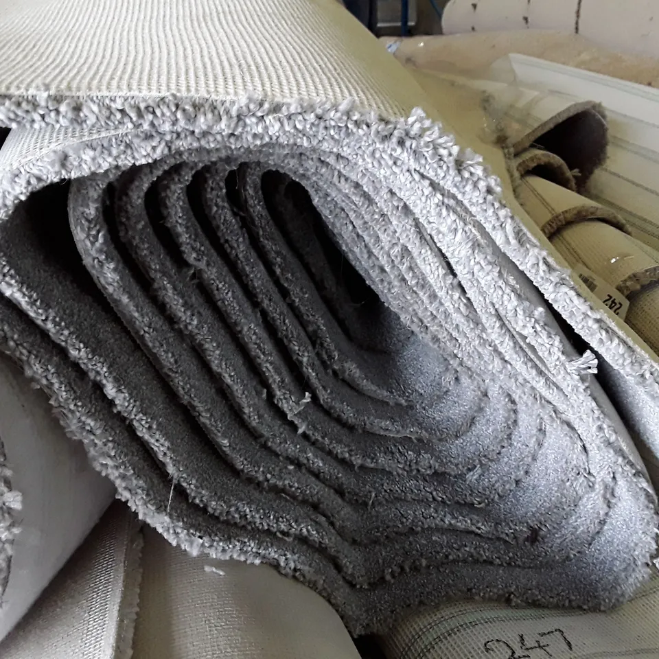 ROLL OF QUALITY GREY CARPET