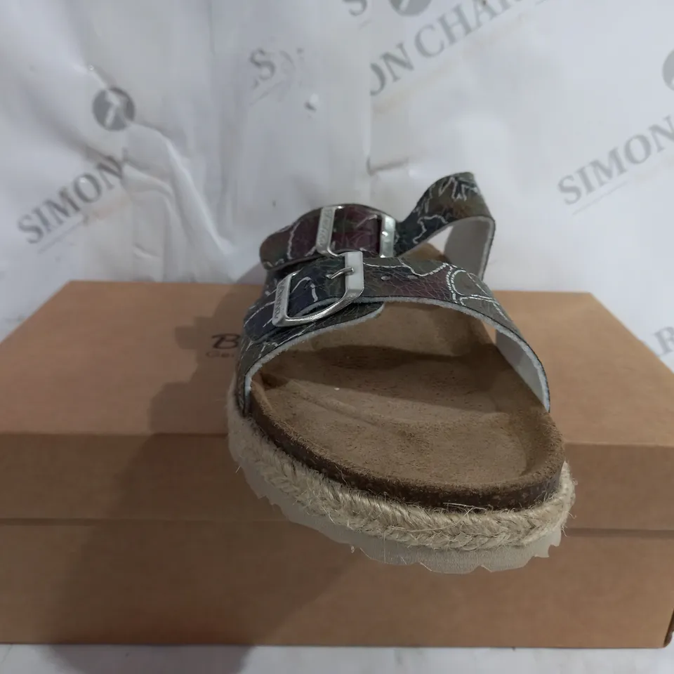 BONOVA FLORAL ESPADRILLE FOOTBED SANDAL - SIZE 6