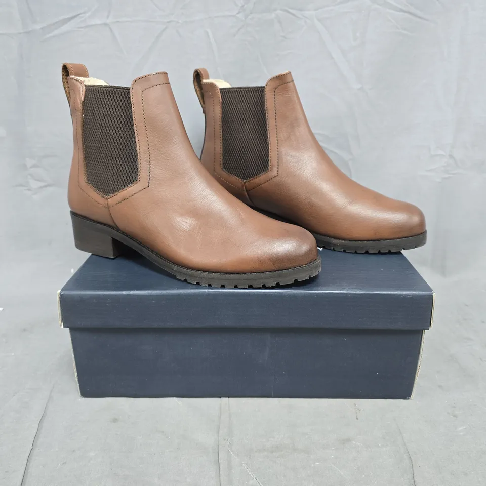 BOXED PAIR OF CREW CLOTHING COMPANY LOTTIE CHELSEA BOOTS IN TAN SIZE EU 37