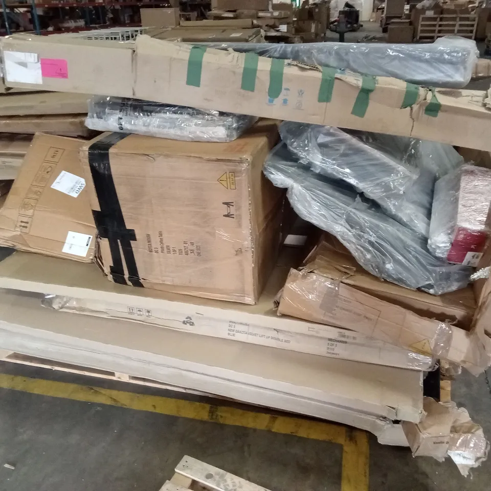 PALLET OF ASSORTED INCOMPLETE DESIGNER FURNITURE PARTS AND PIECES 