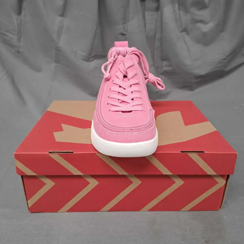 BOXED PAIR OF BILLY CLASSIC WDR HIGH TOP SHOES SIZE 3W