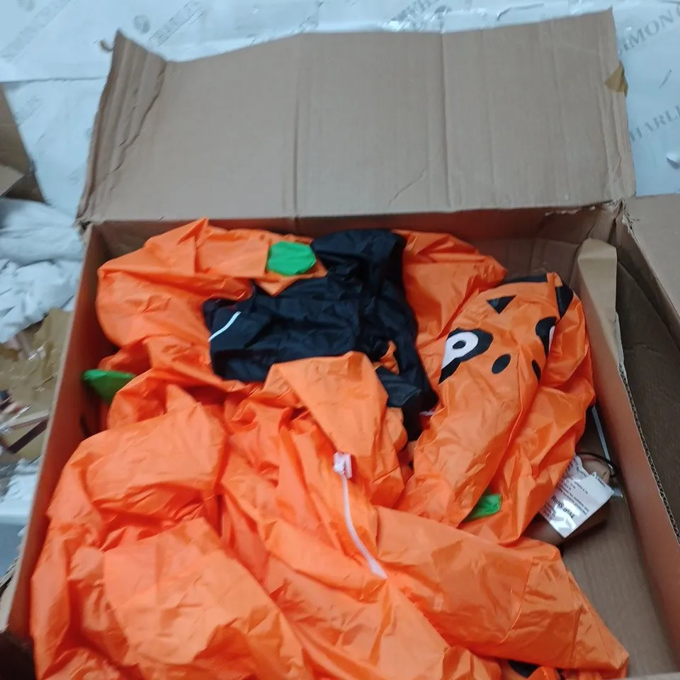 HALLOWEEN INFLATABLE PUMPKINS  RRP £79.99