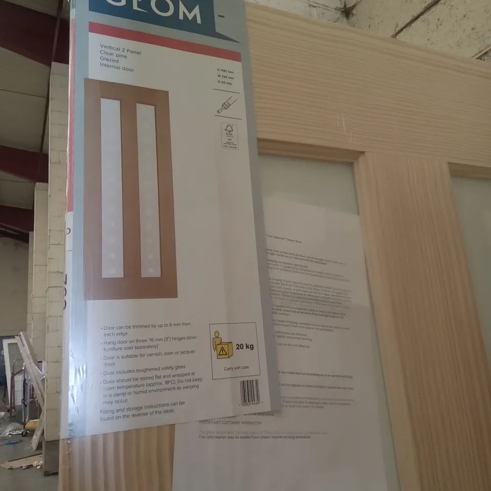 PACKAGED GEOM 762 X 1981MM VERTICAL 2 PANNEL CLEAR PINE GLAZED INTERNAL DOOR