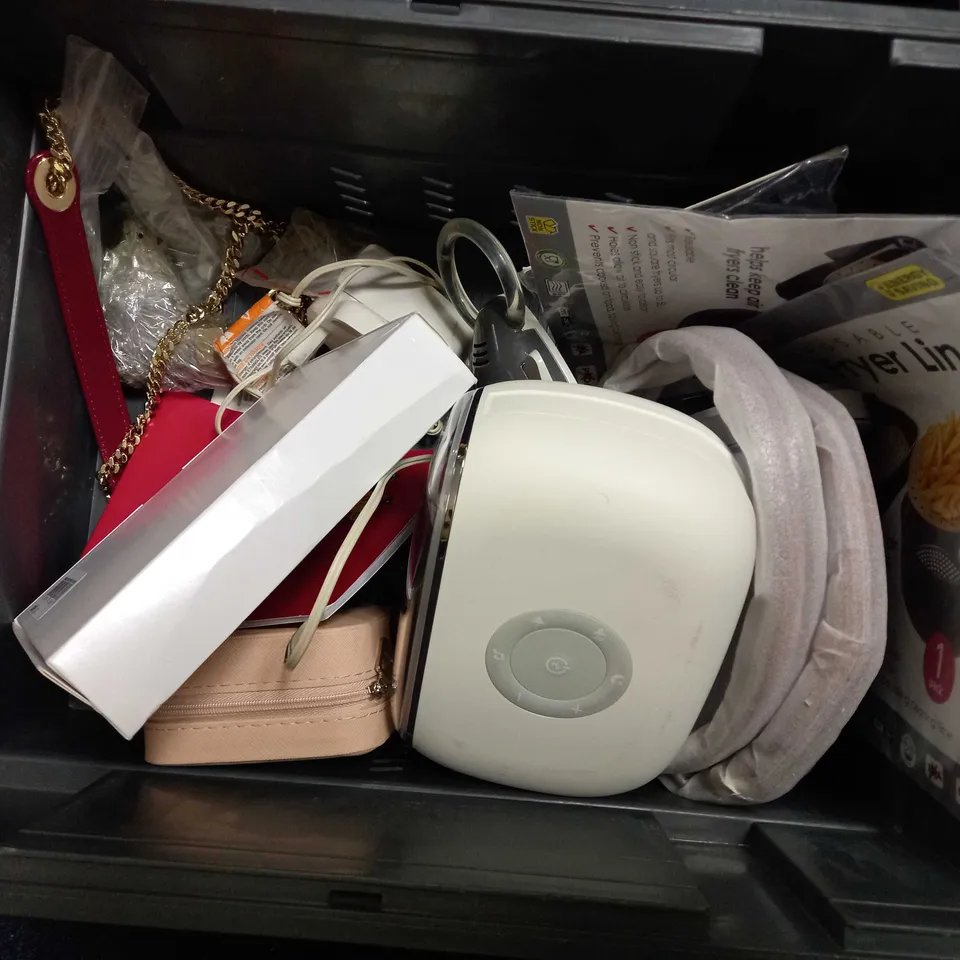 BOX OF APPROX 10 ASSORTED ITEMS TO INCLUDE - PFEIL SWISS MADE BLOCK CUTTERS - STAR WARS YODA BALLOON - CHOICE MMED OXIMETER ECT
