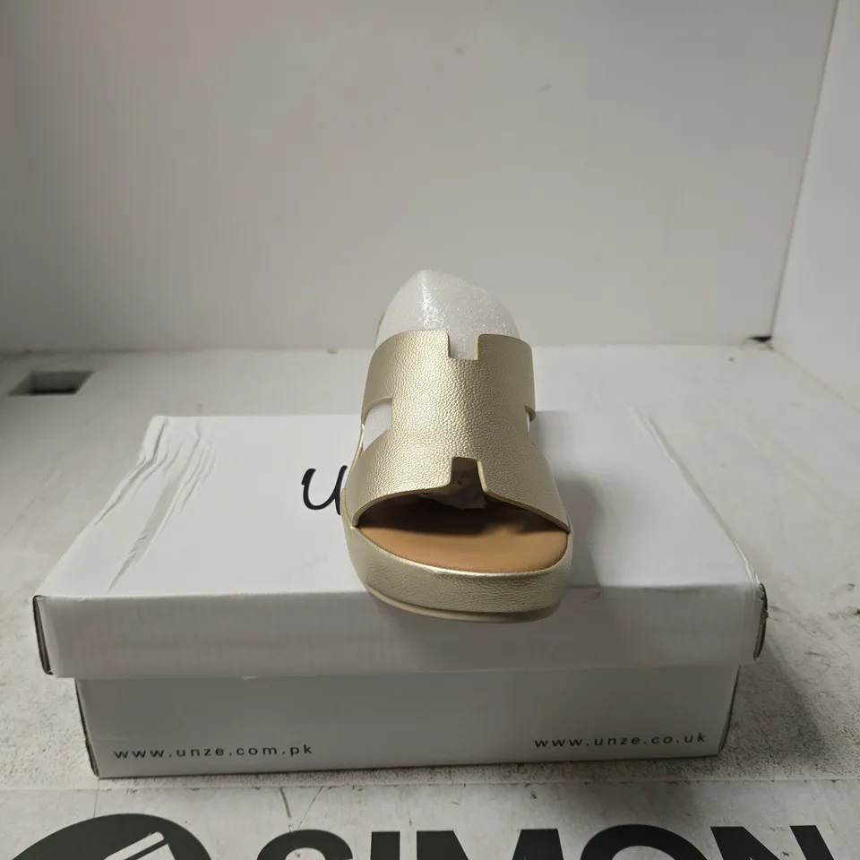 UNZE LONDON LIGHT GOLD WOMENS SHOES UK 3 BOXED