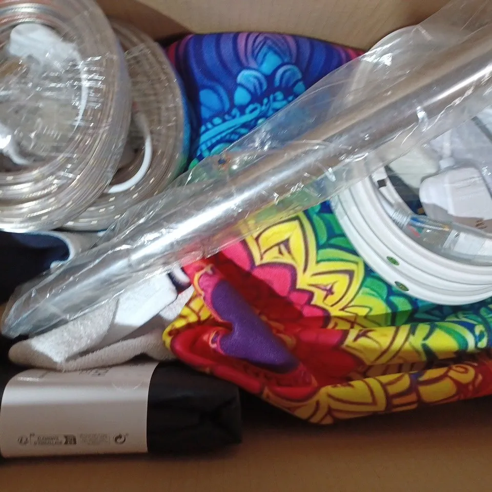 BOX OF APPROXIMATELY 5 ASSORTED HOUSEHOLD ITEMS TO INCLUDE PILLOWCASES, LIGHT STRIP, ETC