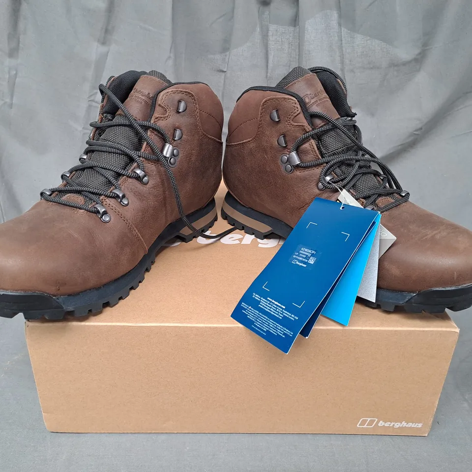 BOXED PAIR OF BERGHAUS HILLWALKER II GTX TECH BOOTS IN BROWN UK SIZE 11