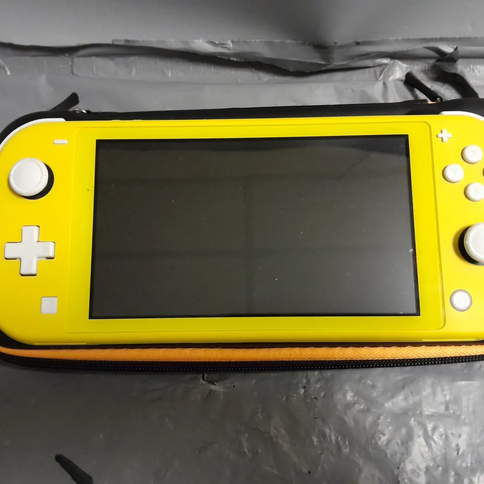 NINTENDO SWITCH IN YELLOW WITH CARRY CASE - HDH-001