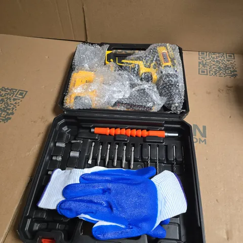 CORDLESS LITHIUM POWER TOOL SET IN CARRY CASE
