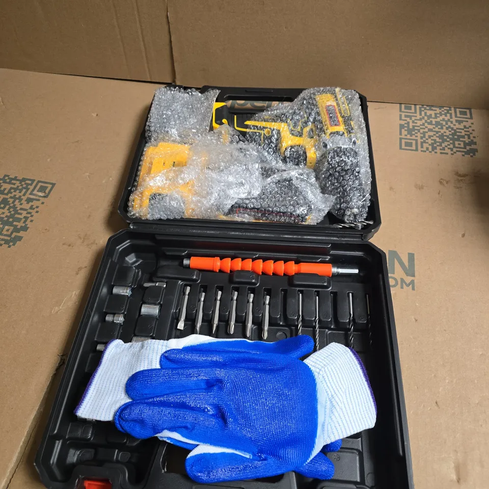 CORDLESS LITHIUM POWER TOOL SET IN CARRY CASE