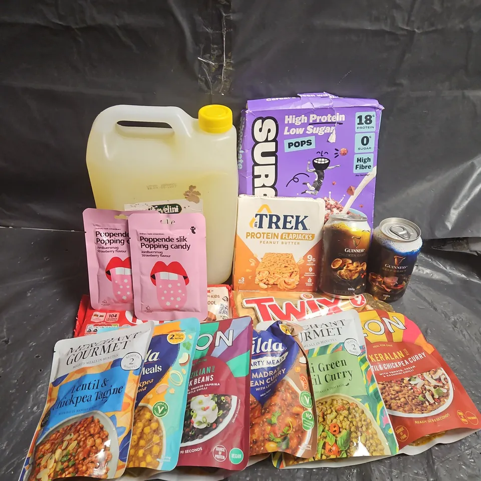 APPROXIMATELY 10 ASSORTED FOOD ITEMS TO INCLUDE - TWIX CHOCOLATE - TREK PROTEIN FLAPJACKS - LEMON JUICE - ETC