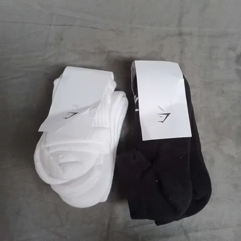 GYMSHARK X2 ASSORTED 3PACK SOCKS TO INCLUDE - TRAINER SOCKS IN BLACK SIZE M - MIDI CREW SOCKS IN WHITE SIZE M