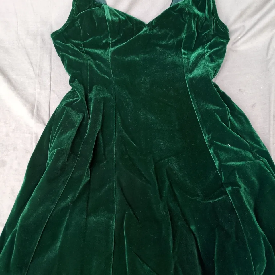 CIDER DARK GREEN VELVET DRESS SIZE SMALL