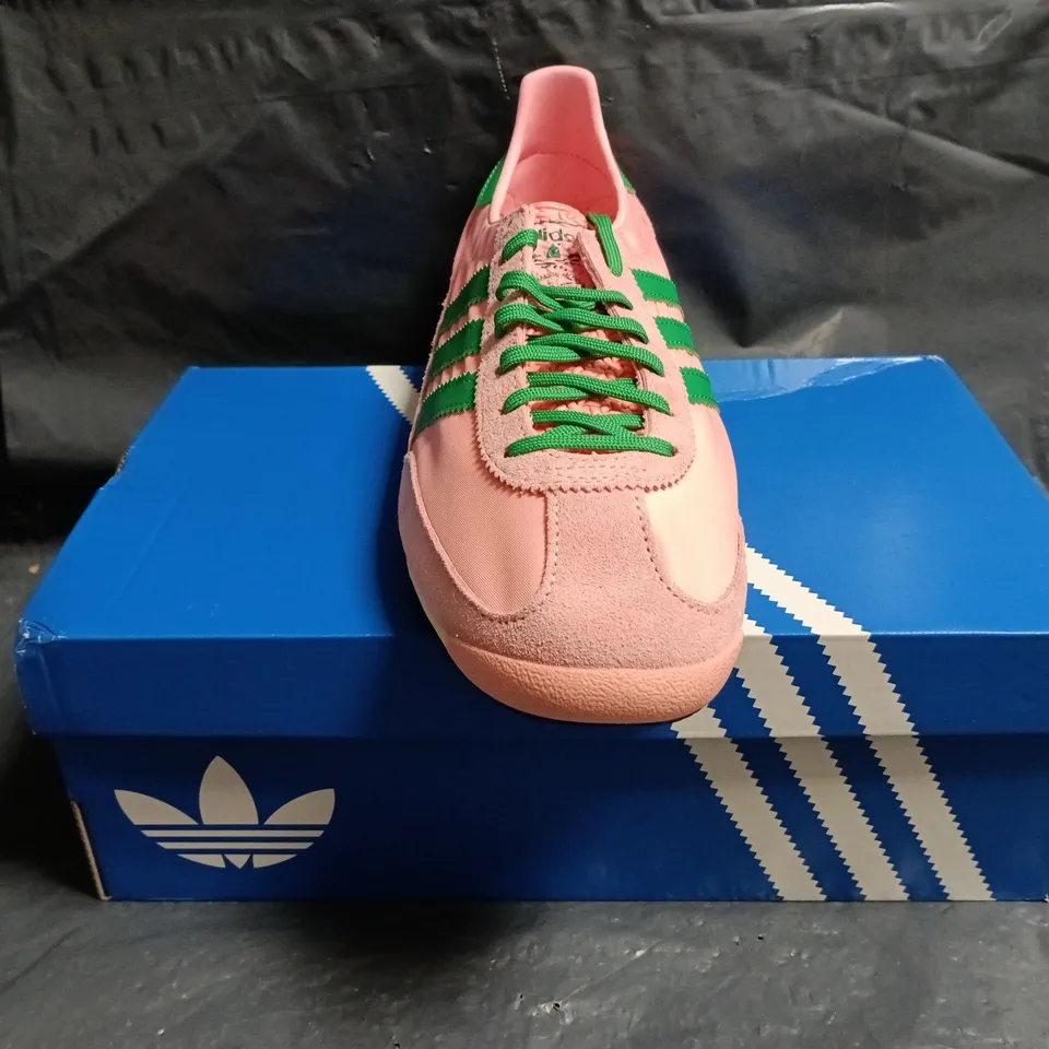 BOXED PAIR OF ADIDAS SL 72 OG W TRAINERS IN PINK/GREEN SIZE UK 9.5