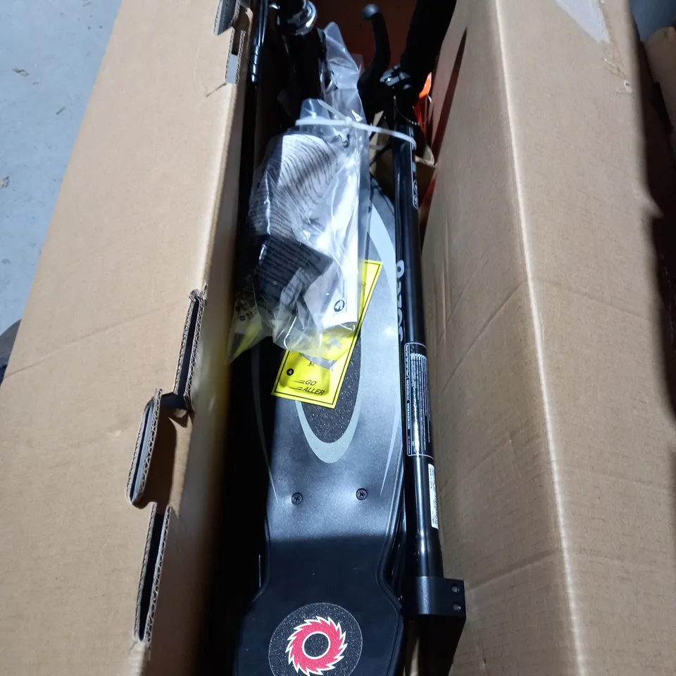 RAZOR POWERCORE E90 SCOOTER BLACK RRP £199.99