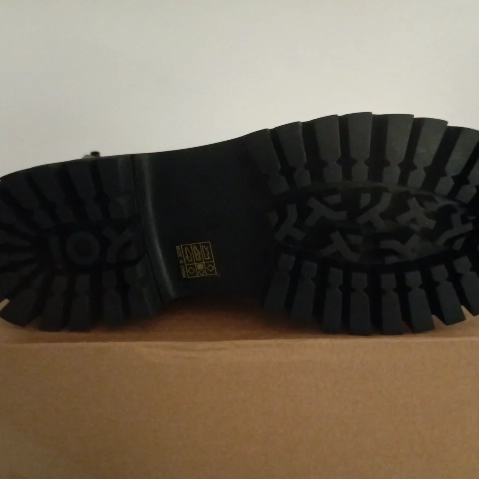 BOXED PAIR OF KOI GIMLI BLACK SQUARE TOE LACE UP BOOTS - SIZE 11