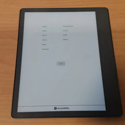 AMAZON KINDLE E-READER IN FOLDING GREY CASE - C4A6T4