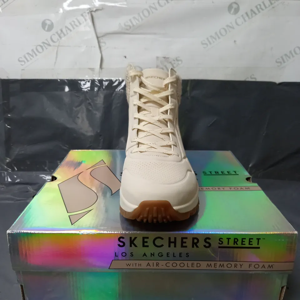 SKECHERS LADIES ANKLE BOOTS CREAM SIZE 6