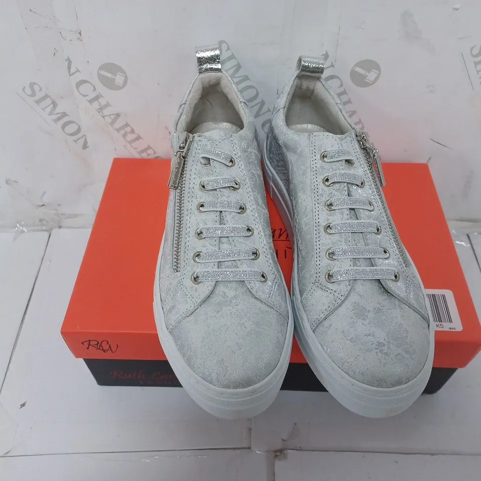 BOXED PAIR OF RUTH LANGSFORD ZIP DETAIL TRAINERS IN SILVER - SIZE 5