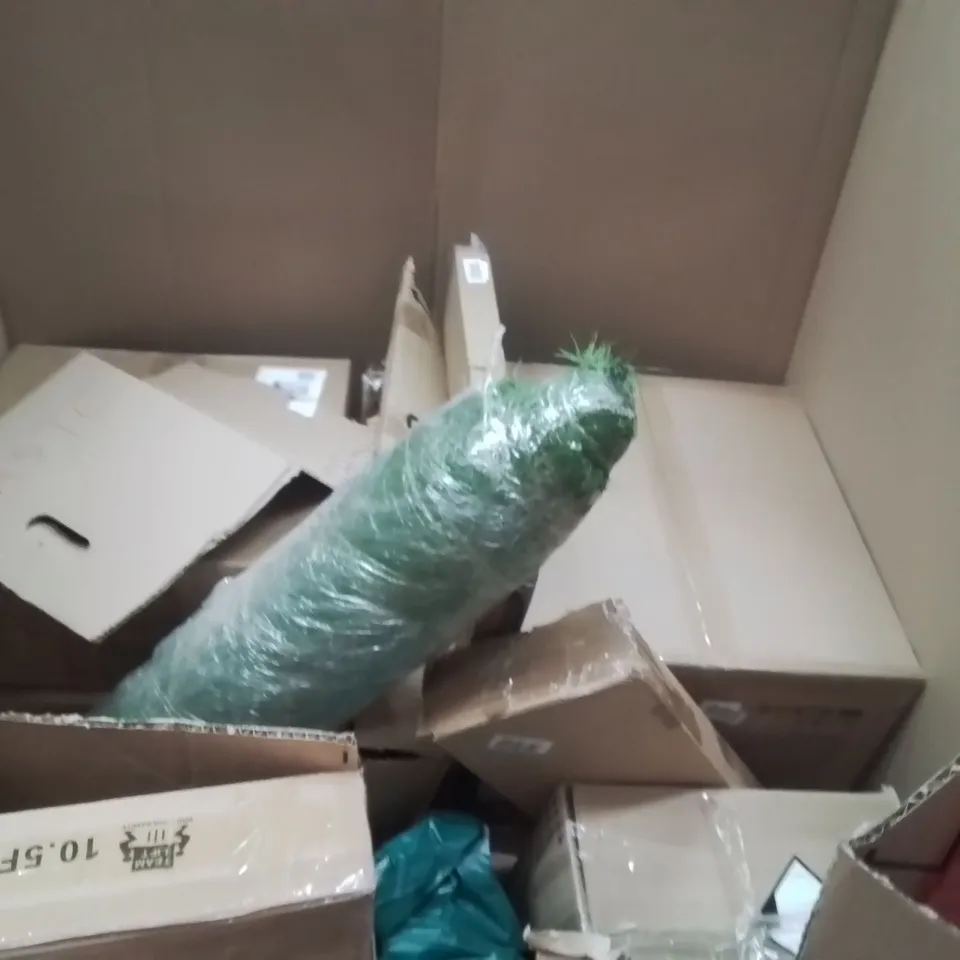 PALLET OF ASSORTED HOUSEHOLD GOODS AND PRODUCTS TO INCLUDE;AUTOMATIC CAT LITTER BOX,LADDER,PICTURE FRAMES