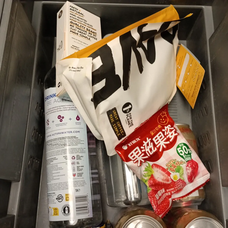 APPROXIMATELY 10 ASSORTED FOOD/DRINK PRODUCTS TO INCLUDE RAVE COFFEE, DIET COKE, YFOOD ETC 