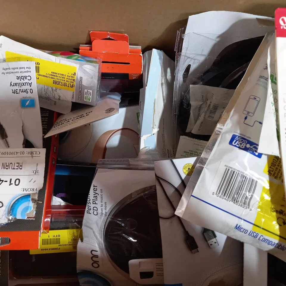 LOT OF APPROXIMATELY 20 ASSORTED HOUSEHOLD ITEMS TO INCLUDE JVC GUMY TRUE WIRELESS EARBUDS, ONN WIRELESS HEADPHONES, MIXX CHARGESPOT WIRELESS CHARGER, ETC