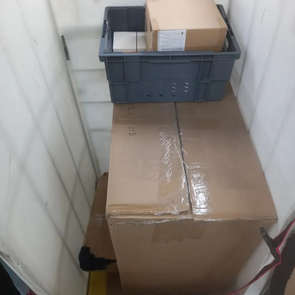 CAGE OF 10 ASSORTED HOMEWARE ITEMS TO INCLUDE JUDITH WILLIAMS LIFE LONG BEACH, BLACK GARLIC SUPPLEMENT, AND  SEMI CIRCLE TABLES ETC.