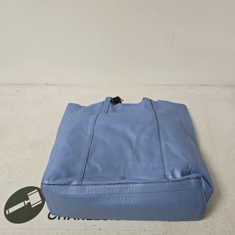 BOX OF APPROXIMATELY 5 X LIGHT BLUE LEATHER TOTE BAG