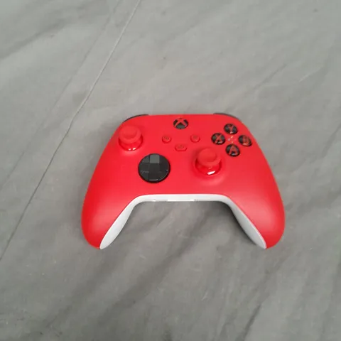 XBOX ONE WIRELESS CONTROLLER - RED