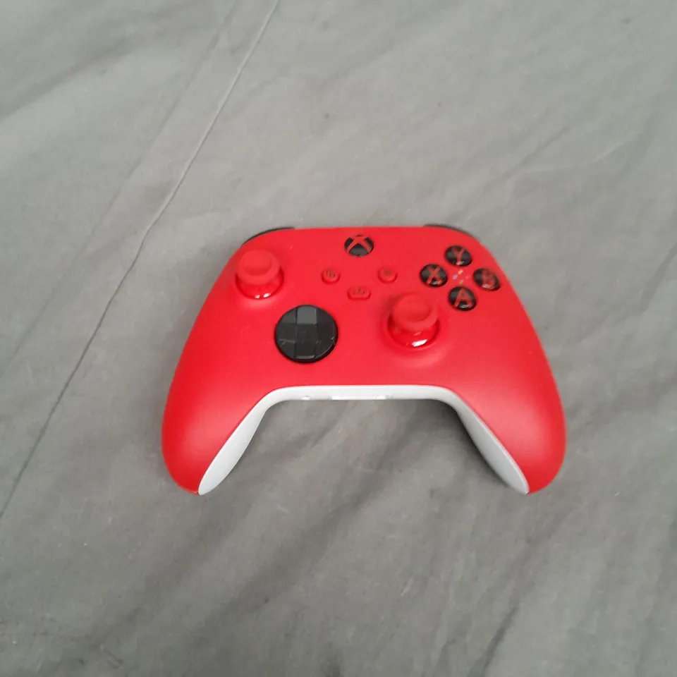 XBOX ONE WIRELESS CONTROLLER - RED