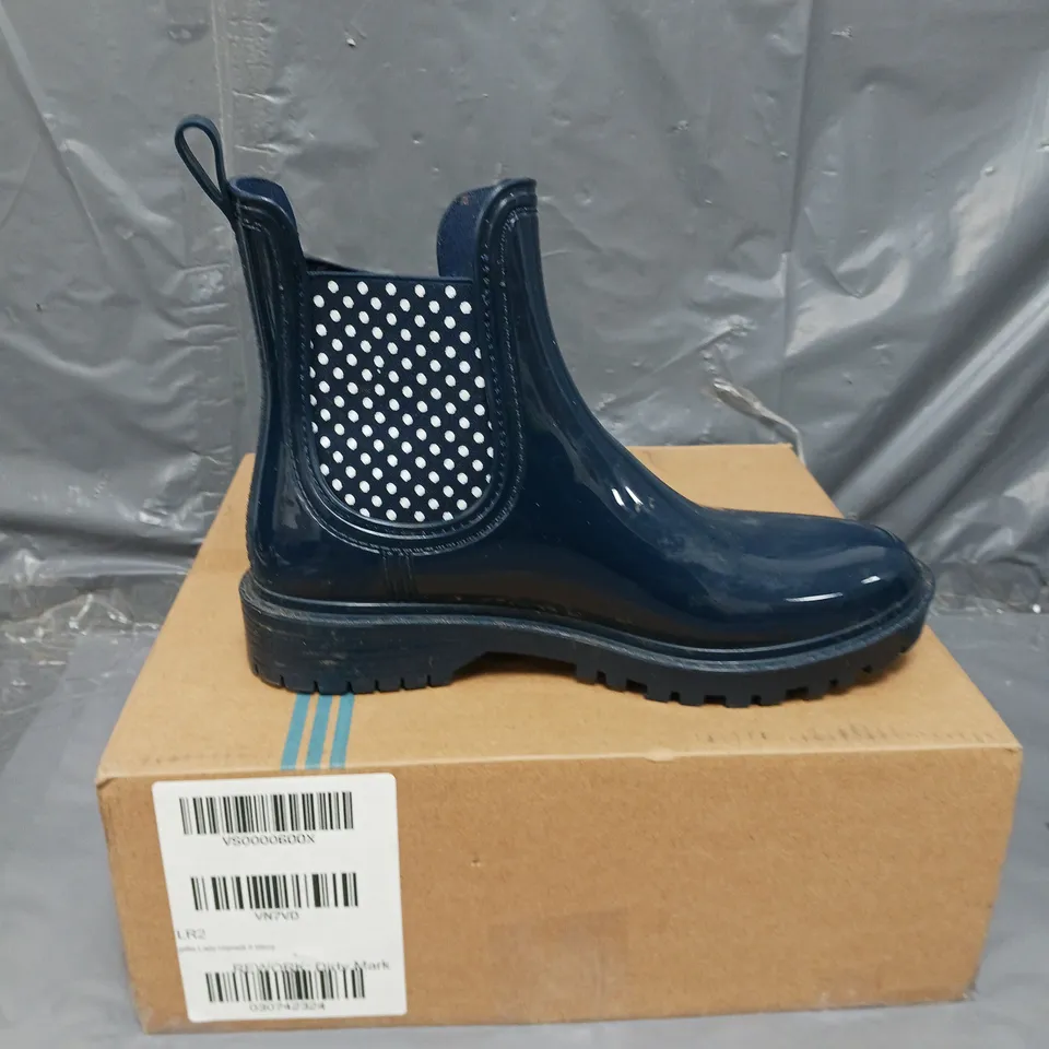 BOXED STK HARRIET WELLY SIZE 3