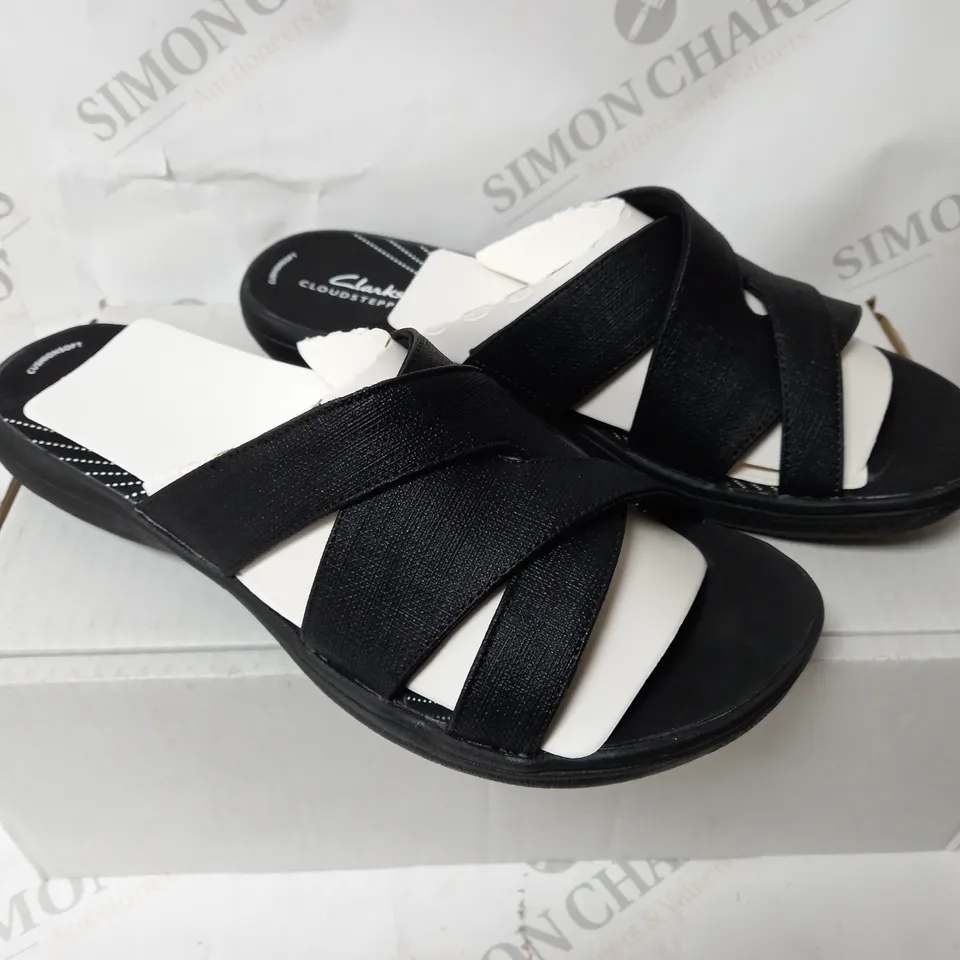 GROVE SANDLE BLACK SIZE 8