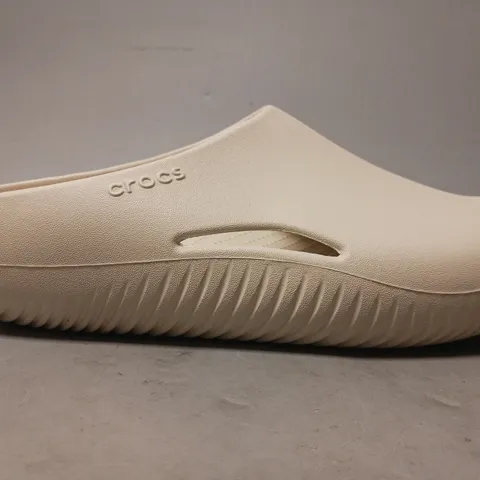 PAIR OF CROCS MELLOW RECOVERY CLOGS IN BONE UK SIZE M8/W9