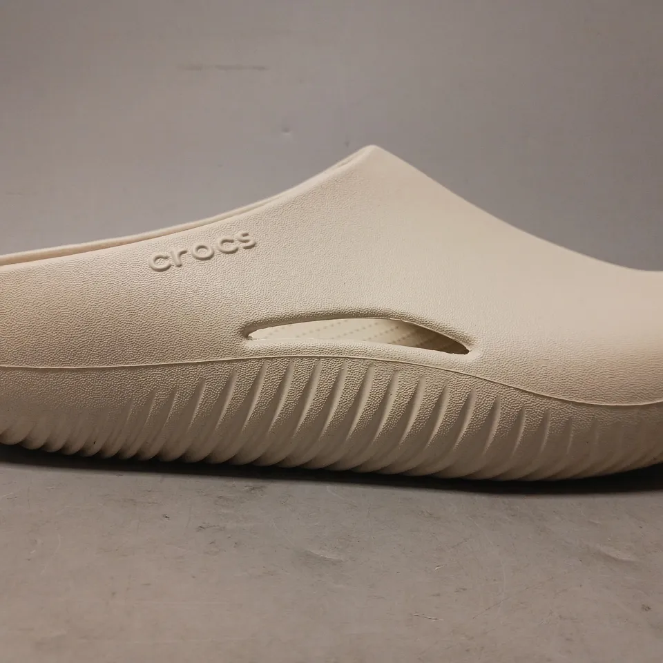PAIR OF CROCS MELLOW RECOVERY CLOGS IN BONE UK SIZE M8/W9