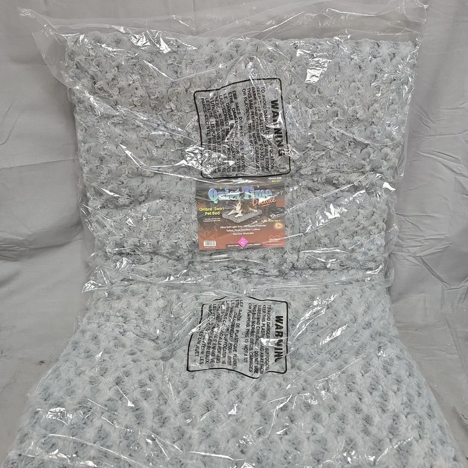 Quiet Time Deluxe Ombre Swirl Pet Beds – Grey Plush, 40 x 27 in (Set of 2) – MidWest Homes for Pets