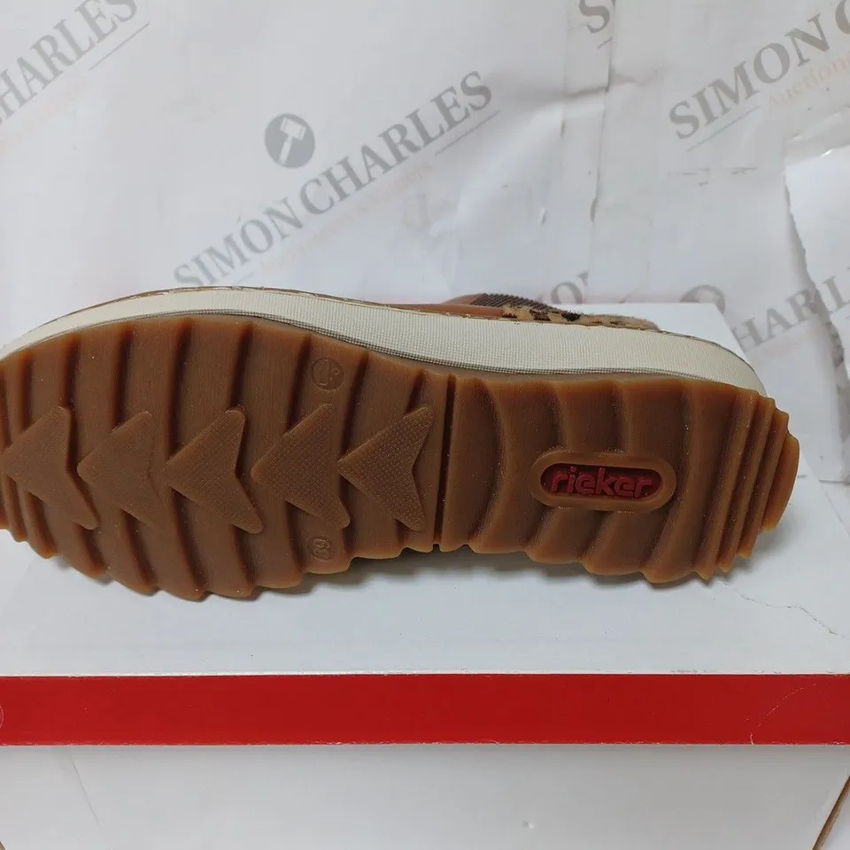 BOXED RIEKER CHELSEA BOOTS, TAN - SIZE 6