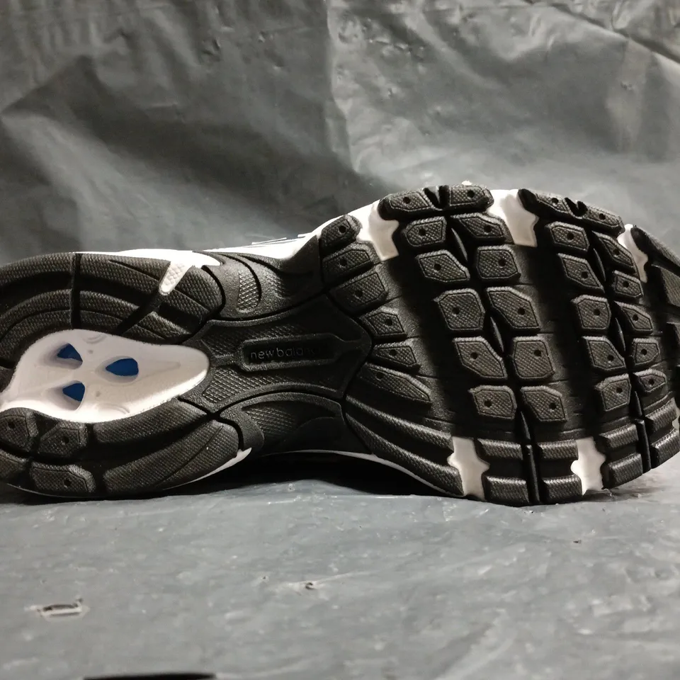 PAIR OF NEW BALANCE 740 TRAINERS IN WHITE/SILVER/NAVY SIZE UK 3.5