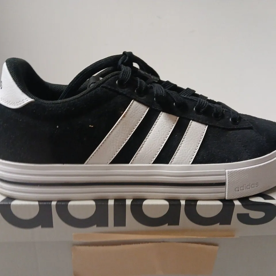 BOXED PAIR OF ADIDAS 4.0 PLATFORM TRAINES - SIZE 9