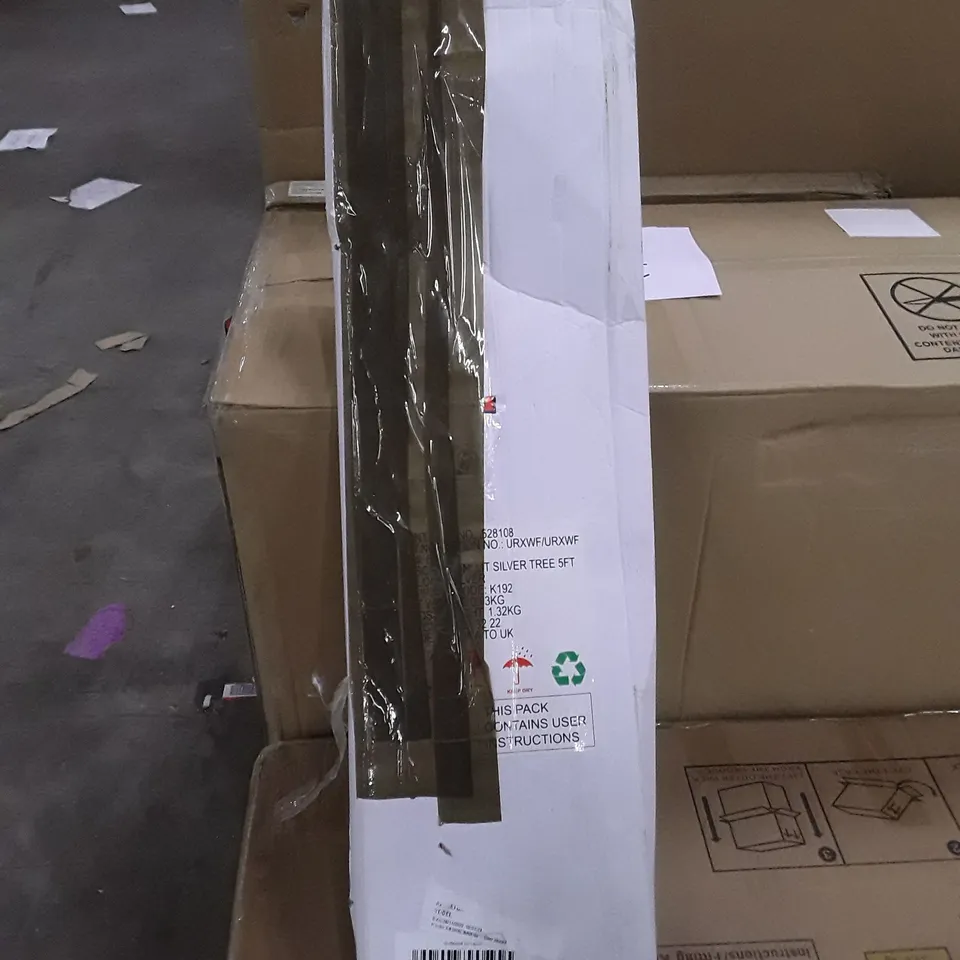 BOXED LIT SILVER 5FT TREE