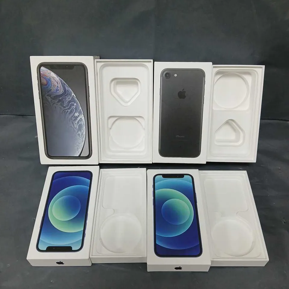 APPROXIMATELY 30 ASSORTED EMPTY SMARTPHONE DISPLAY BOXES 