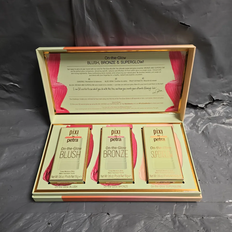 PIXI ON-THE-GLOW BLUSH, BRONZE & SUPERGLOW MOISTURE STICK TRIO 3X19G